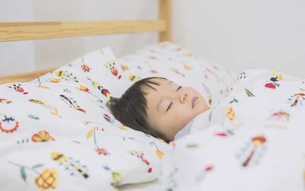 子どもの寝相はどうして悪い 子どもの眠りは疑問だらけ 榊原先生 教えて 子どもの体の不思議 第3回 ウーマンエキサイト 1 2