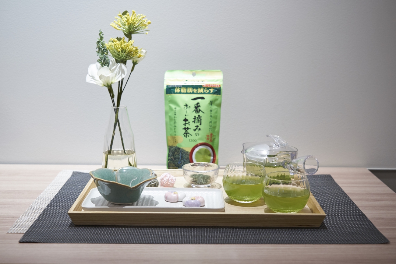 日本初「体脂肪を減らす」茶葉！中谷美紀さんも期待の「一番摘みのお