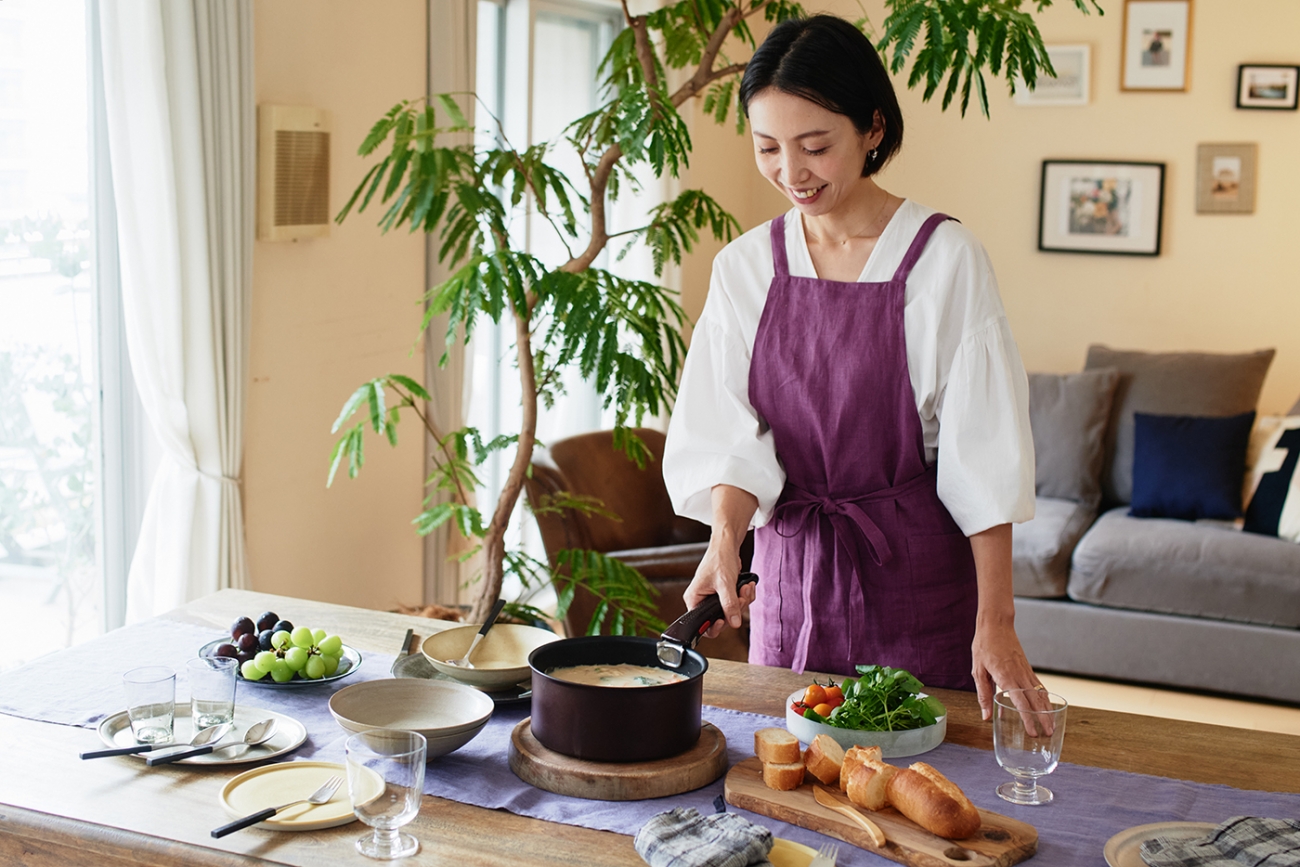 食事作りがラクになる！ 川口ゆかりさんが家でもキャンプでも愛用する “ストレスフリーなキッチン道具&quot;って？