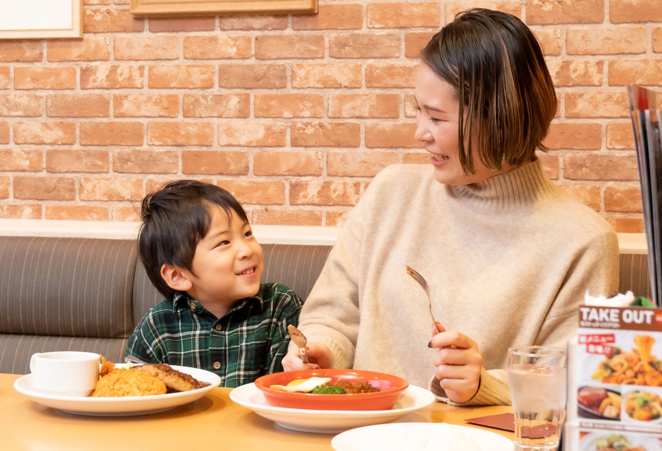 一つ星レストランの味を「ガスト」で味わえる!? 鳥羽シェフ共同開発