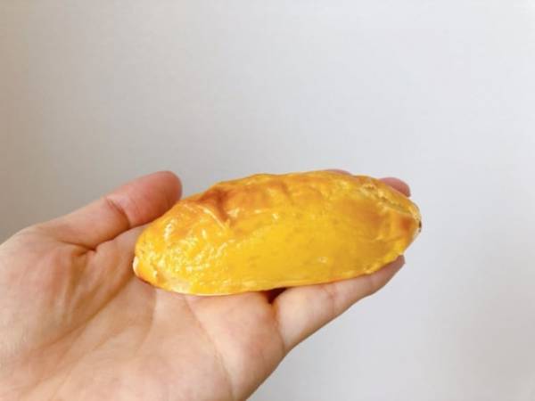 北海道産発酵バターの黄金色スイートポテトはバターの香りも最高。