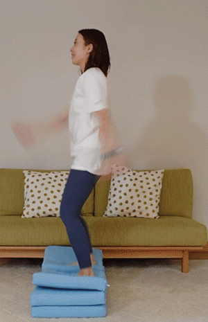 40年間、樹脂の研究をしてきたパネフリ工業が独自開発した運動ツール「バランスキューブ HANERUTO(はねると)」を発表　2021年11月の公式販売に向けて、販売代理店を募集