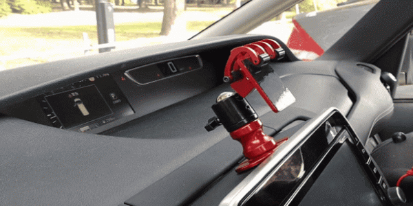 ドライブや渋滞時にも大活躍！片手1秒で取り付けOKなタブレット兼用スマホスタンド『ガリバースタンド2』を発売！　～Makuakeにて受付開始～