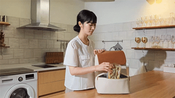 海外クラファンで目標金額4,500％超達成！保冷バッグ・スリムポーチ取り外し可能！最大32種にカスタマイズできる「きれいめ多機能バックパック」11/2発売！