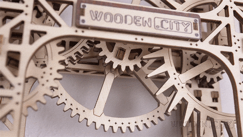 自分の手で組み立て＆動かして楽しむ木製壁掛け時計「Steampunk Wall Clock」、ついに日本初上陸！