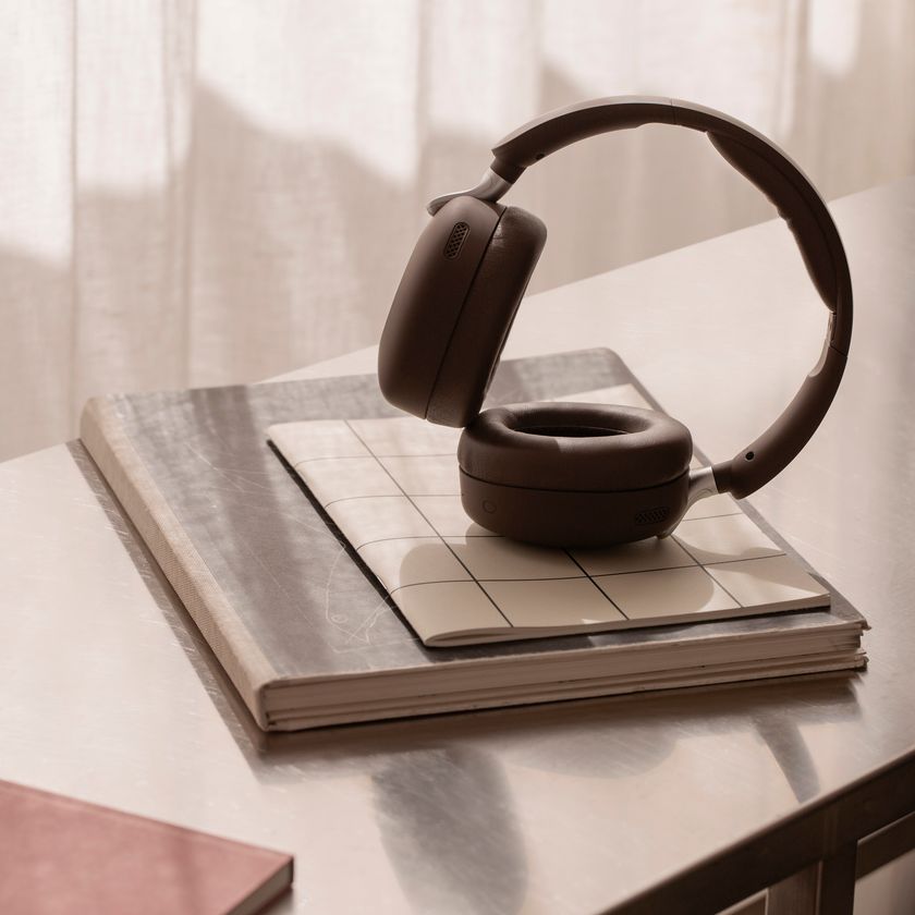 sudio K2 Pro ワイヤレスヘッドフォン　スーディオ　使用時間2時間 Sudio K2 Pro ブラック | 密閉型ハイブリッドアクティブノイズキャンセ