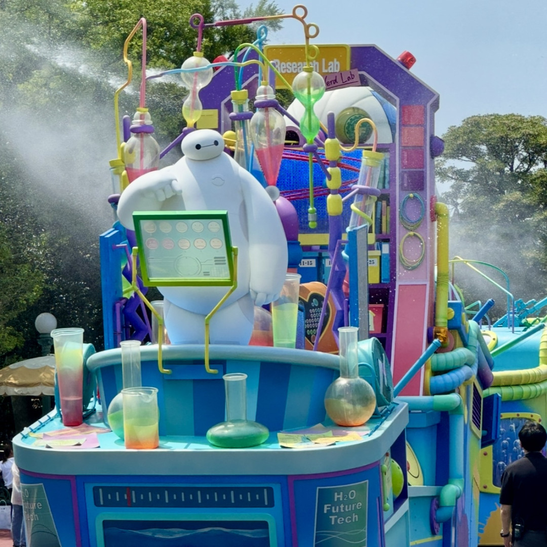 Mrs. GREEN APPLEがサプライズ登場♡ディズニーランドの夏イベント Mrs. GREEN APPLEがサプライズ登場♡ディズニーランドの夏イベント