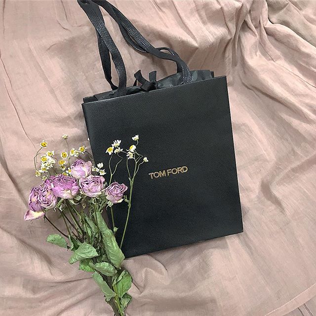 クリアバッグに入ったお花がかわいい♡ インスタで人気のフラワーショップの12枚目のインスタグラム画像