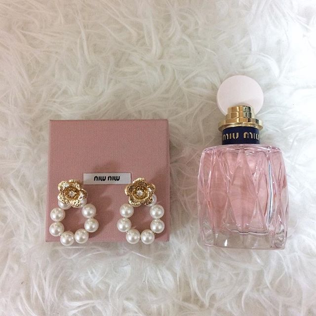 #miumiu のフレグランスは上品な香りとぷっくり香水瓶がかわいい♡の10枚目のインスタグラム画像