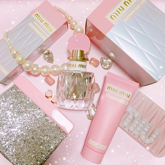 #miumiu のフレグランスは上品な香りとぷっくり香水瓶がかわいい♡の5枚目のインスタグラム画像