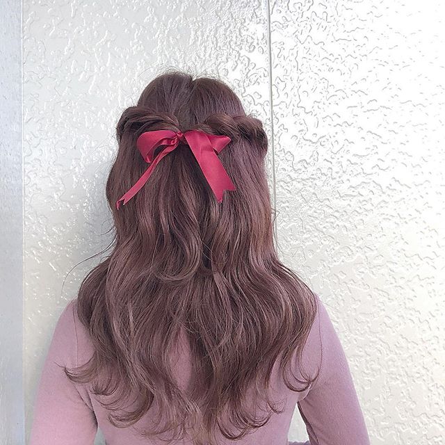 ロングヘアの簡単アレンジまとめ♡　美髪をキープするヘアケアポイントも！の11枚目のインスタグラム画像