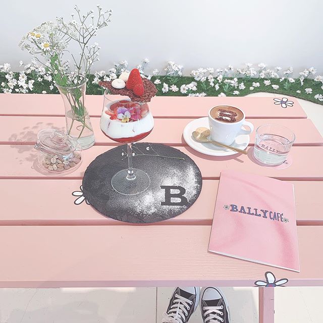 【期間限定】銀座のBALLYカフェがフォトジェすぎてかわいいんです♡の3枚目のインスタグラム画像