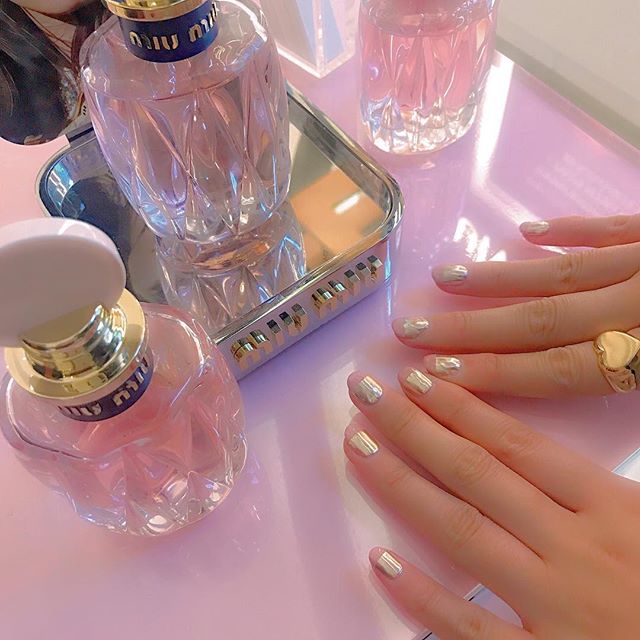 #miumiu のフレグランスは上品な香りとぷっくり香水瓶がかわいい♡の11枚目のインスタグラム画像